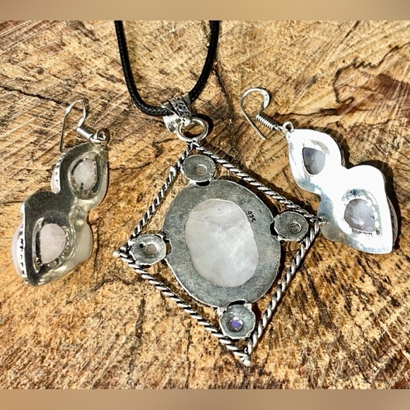 Beautiful Set of Rainbow Moonstone Pendant & Earrings - Picture 7 of 11
